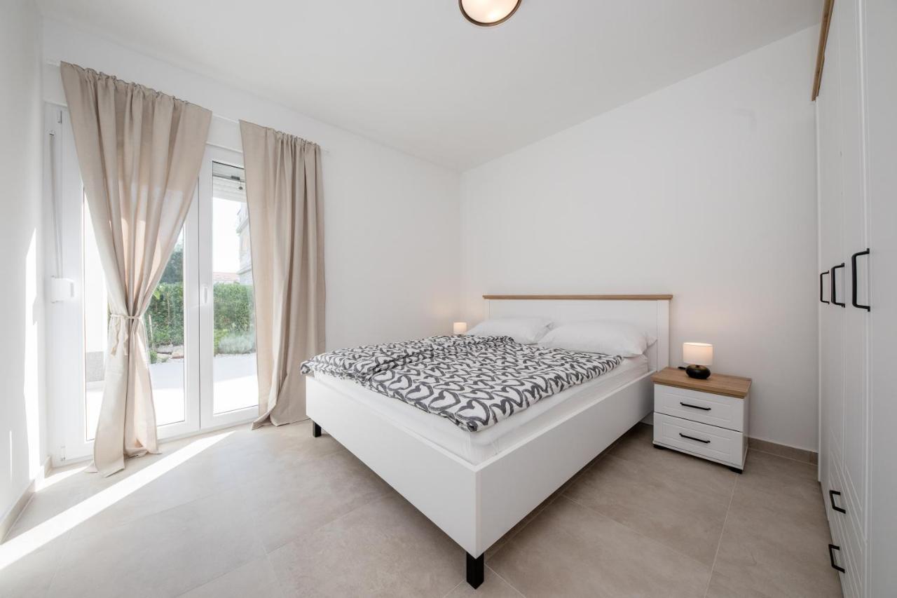 Peaceful Haven Near The Sea-Apartments Torlak Rab Banjol エクステリア 写真