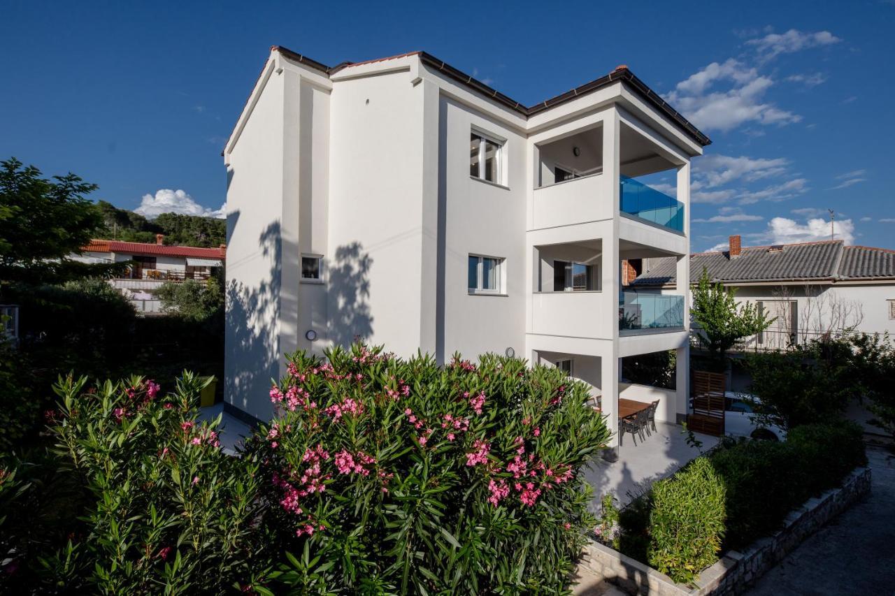 Peaceful Haven Near The Sea-Apartments Torlak Rab Banjol エクステリア 写真