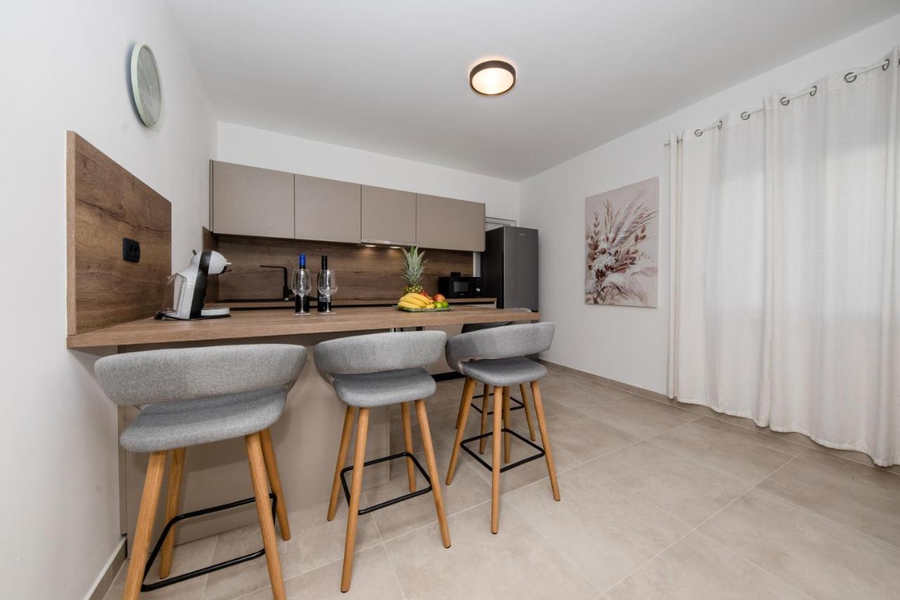 Peaceful Haven Near The Sea-Apartments Torlak Rab Banjol エクステリア 写真
