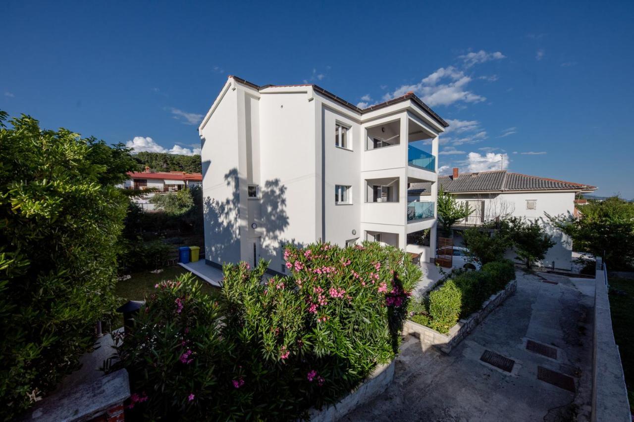 Peaceful Haven Near The Sea-Apartments Torlak Rab Banjol エクステリア 写真